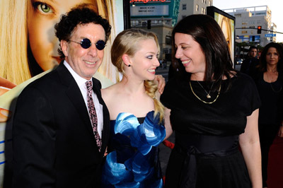 Mark Canton, Caroline Kaplan and Amanda Seyfried at event of Letters to Juliet (2010)