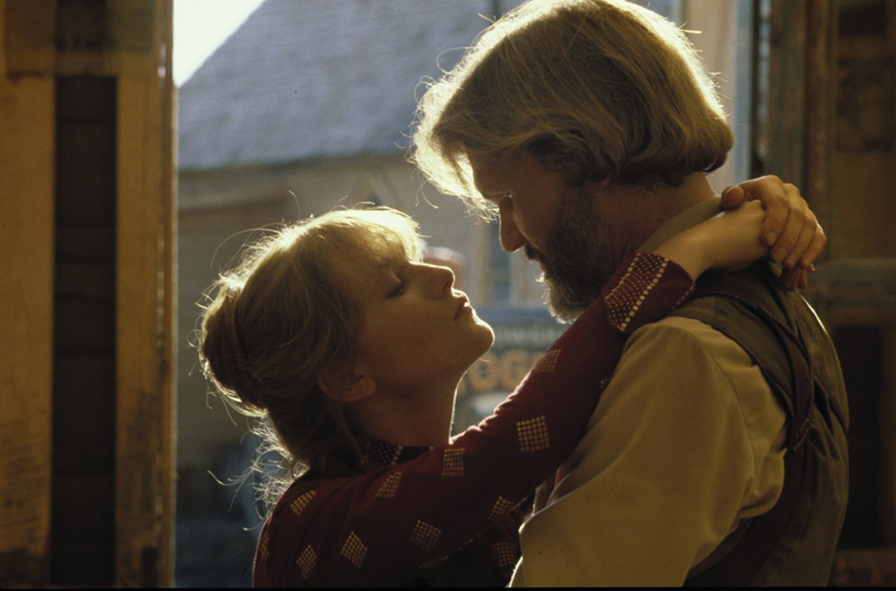 Still of Isabelle Huppert and Kris Kristofferson in Heaven's Gate (1980)