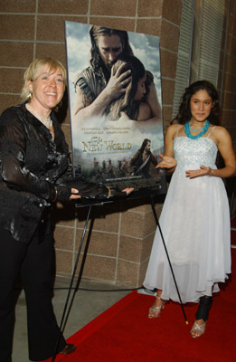 Sarah Green and Q'orianka Kilcher at event of The New World (2005)