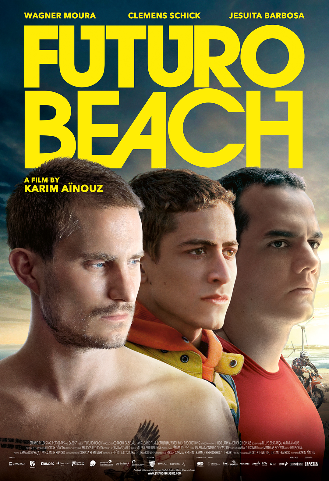 Wagner Moura, Clemens Schick and Jesuíta Barbosa in Praia do Futuro (2014)