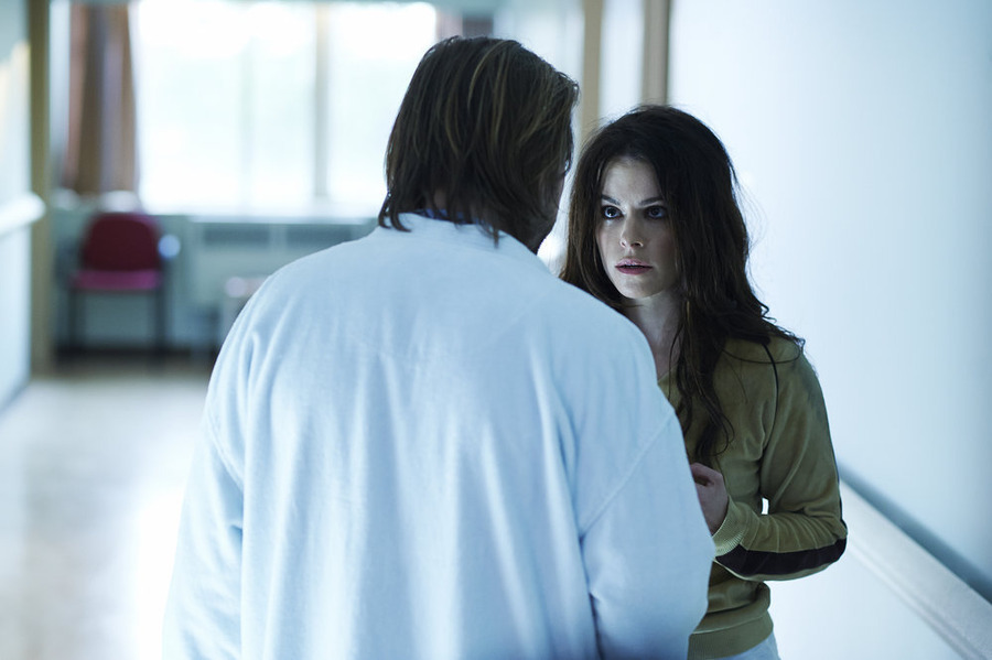 Still of Emily Hampshire, Aaron Stanford and Ken Woroner in 12 Monkeys (2015)