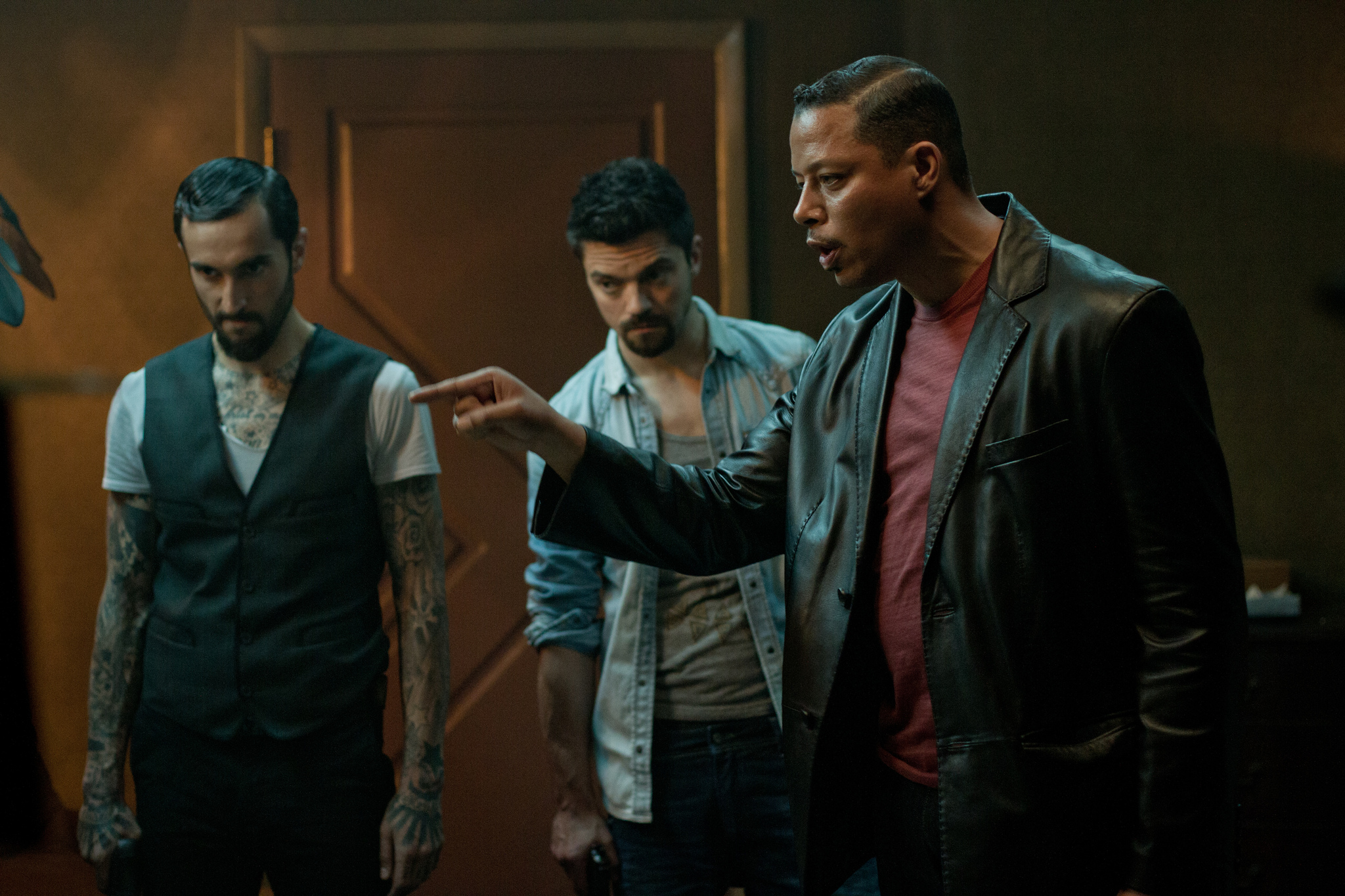 Still of Terrence Howard, Dominic Cooper and Luis Da Silva Jr. in Pasmerktas mirti (2013)