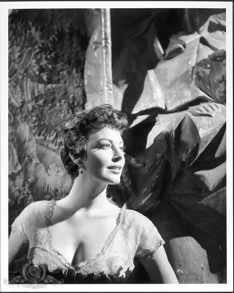 Still of Ava Gardner in The Barefoot Contessa (1954)