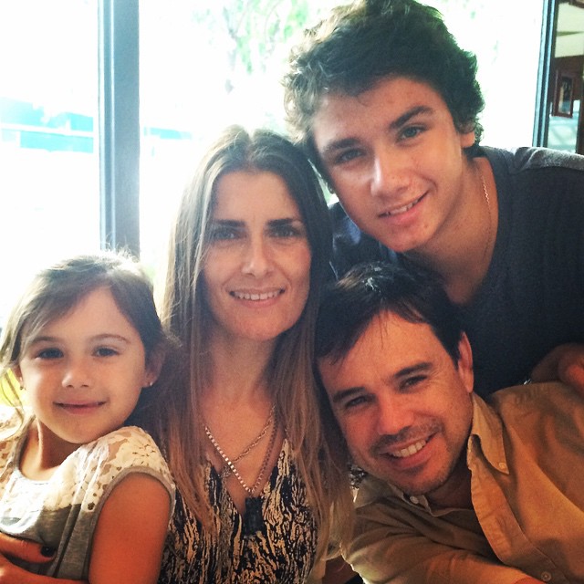 Joaquín Ochoa and Family.