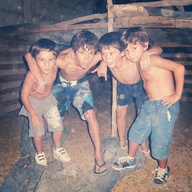 Joaquín Ochoa and cousins (2011)