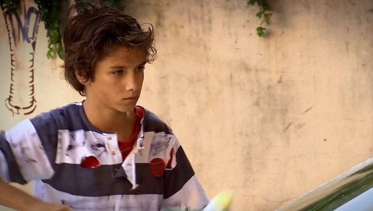 Joaquín Ochoa as Valentín on Aliados