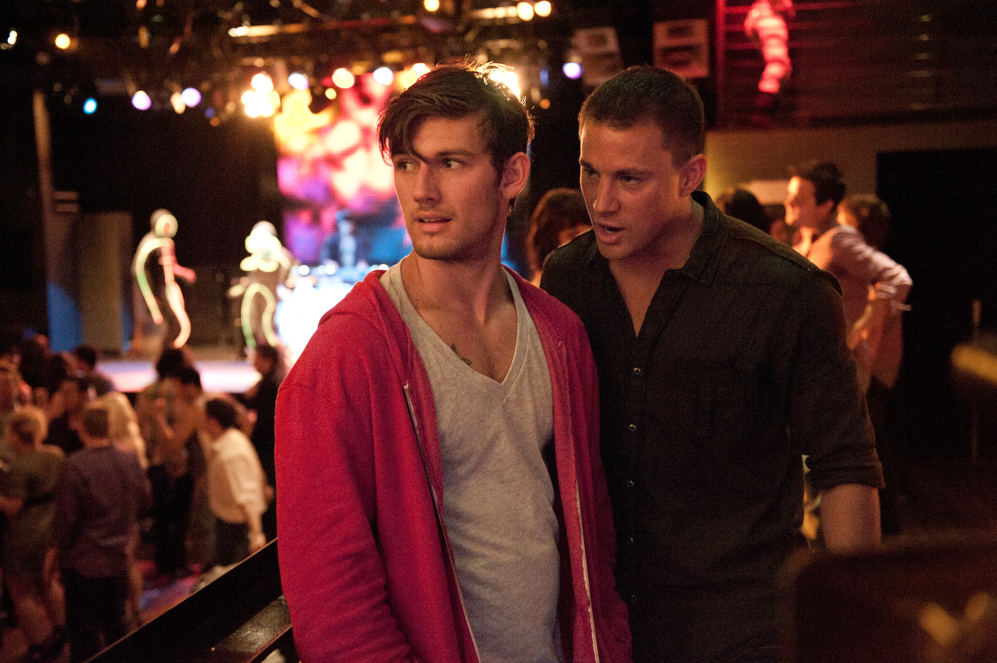 Still of Channing Tatum and Alex Pettyfer in Magiskasis Maikas (2012)