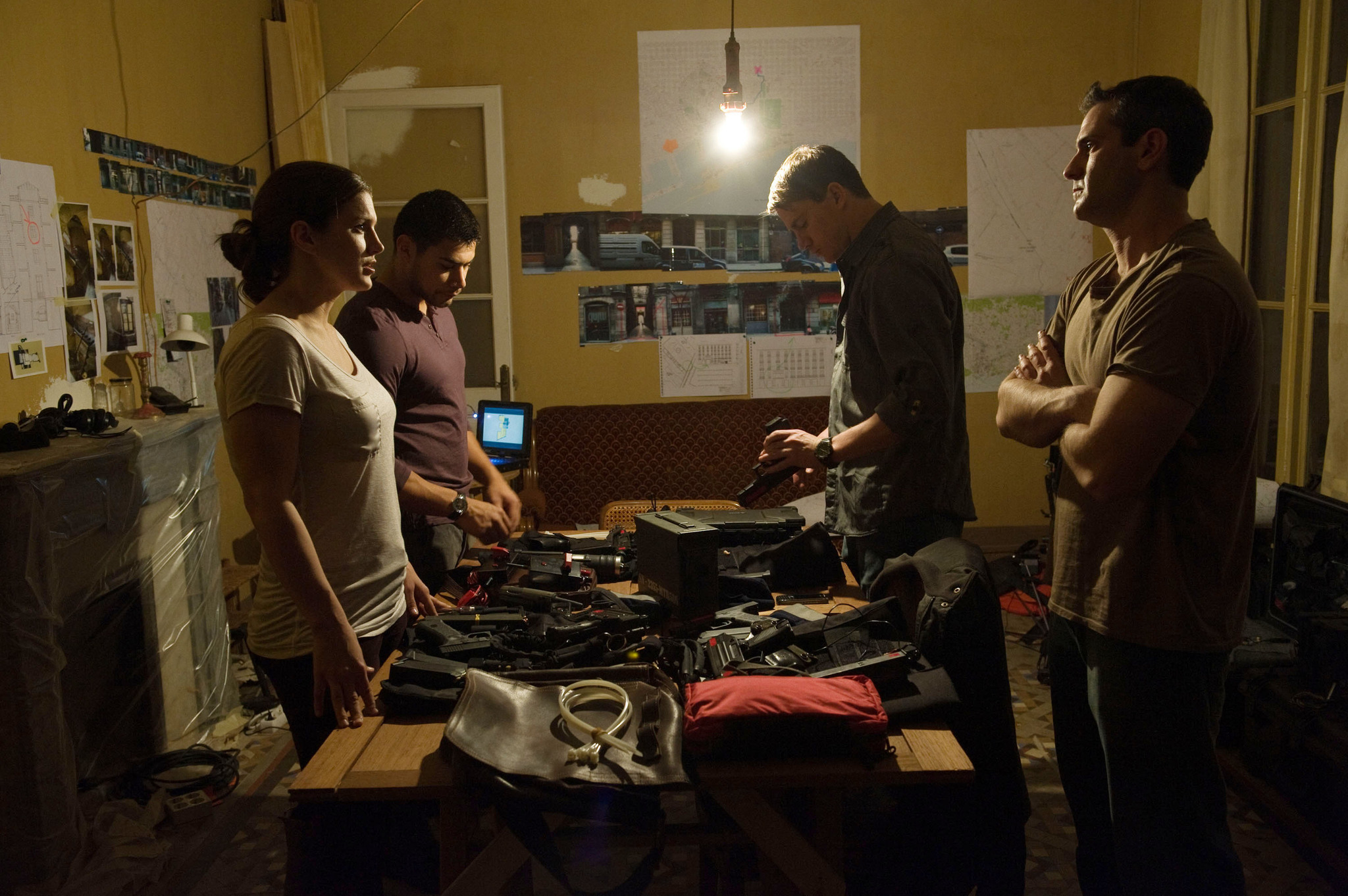 Still of Channing Tatum, Gina Carano and Julian Alcaraz in Melori Kein. Prarasta kontrole (2011)