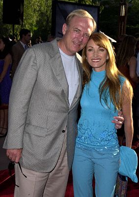 James Keach and Jane Seymour at event of Jurassic Park III (2001)