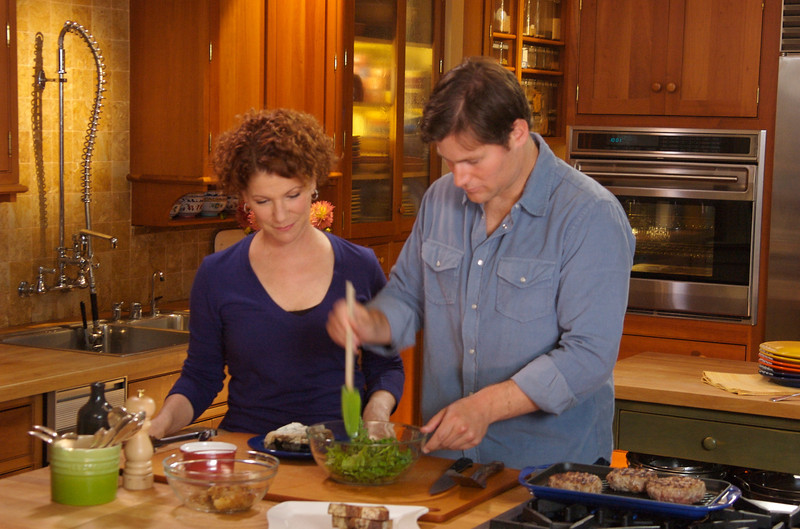 Joanne teaches her student how to create the perfect burger on 