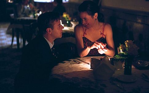 Still of Jennifer Connelly and Russell Crowe in Nuostabus protas (2001)