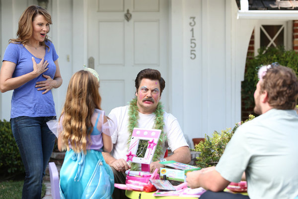 Still of Lucy Lawless and Nick Offerman in Parks and Recreation (2009)