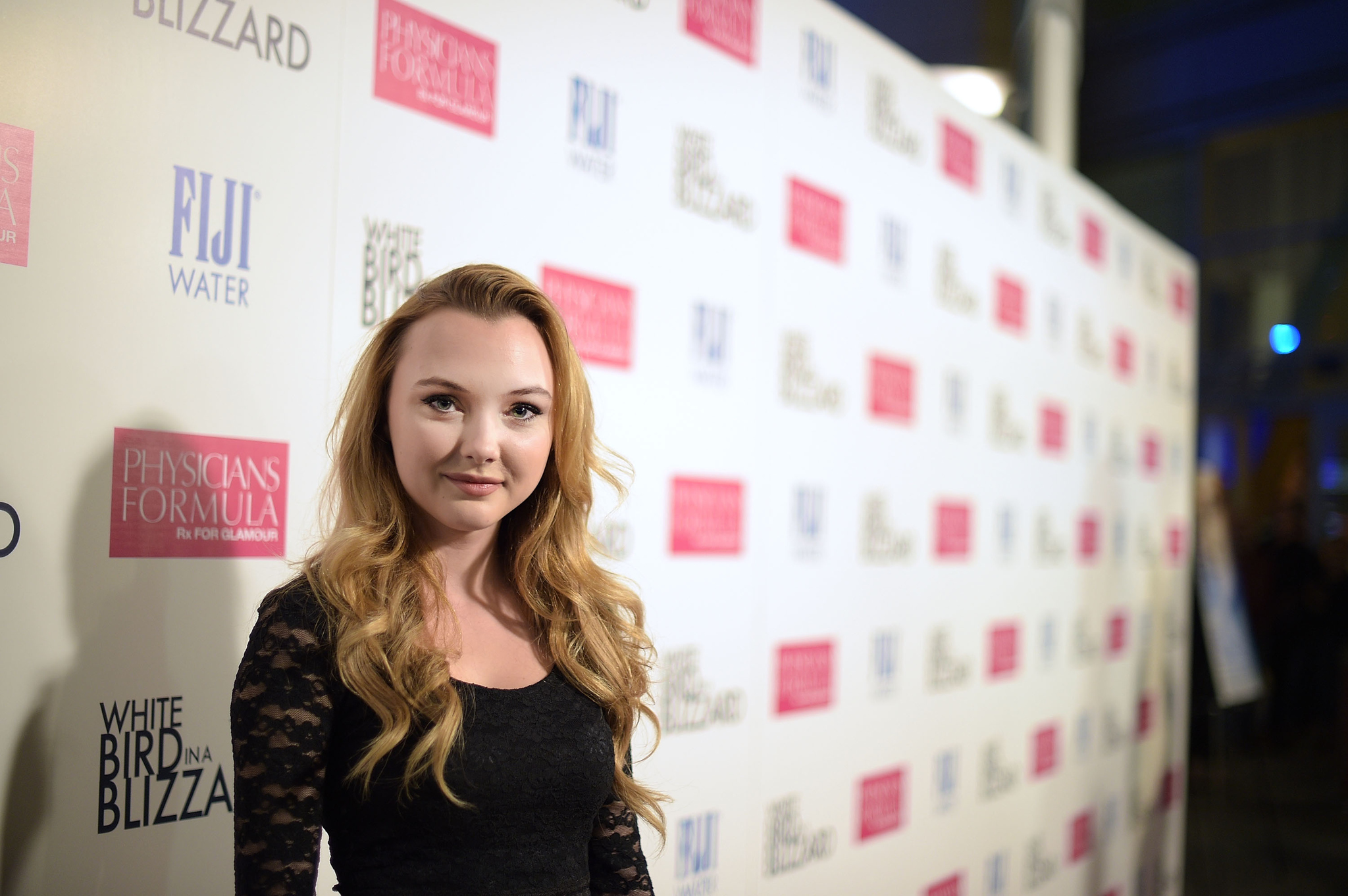 Victory Van Tuyl at event of White Bird in a Blizzard (2014)