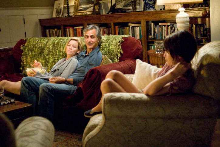 Still of David Strathairn, Elizabeth Banks and Emily Browning in Nekviesti sveciai (2009)