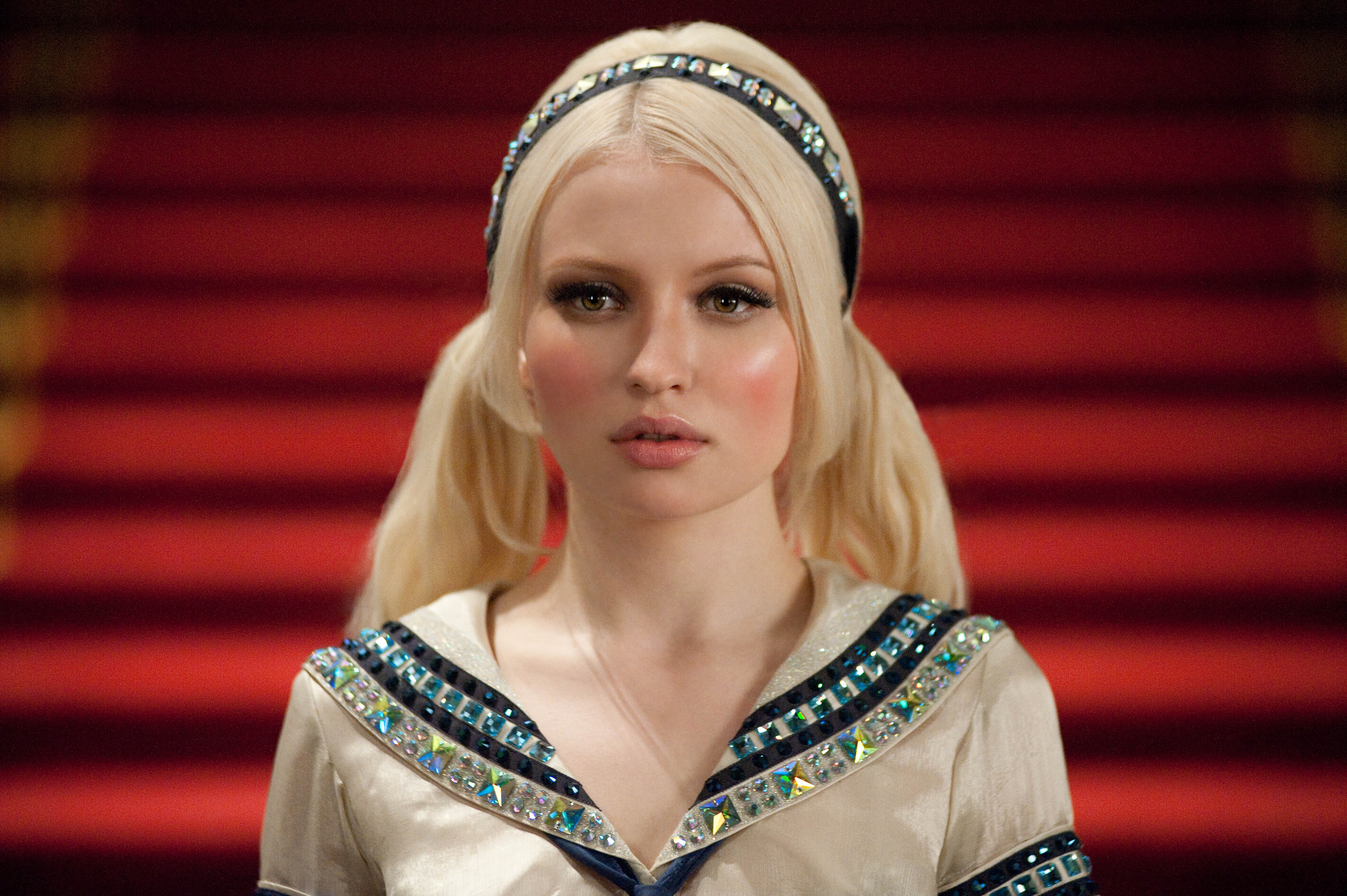 Still of Emily Browning in Nelauktas smugis (2011)