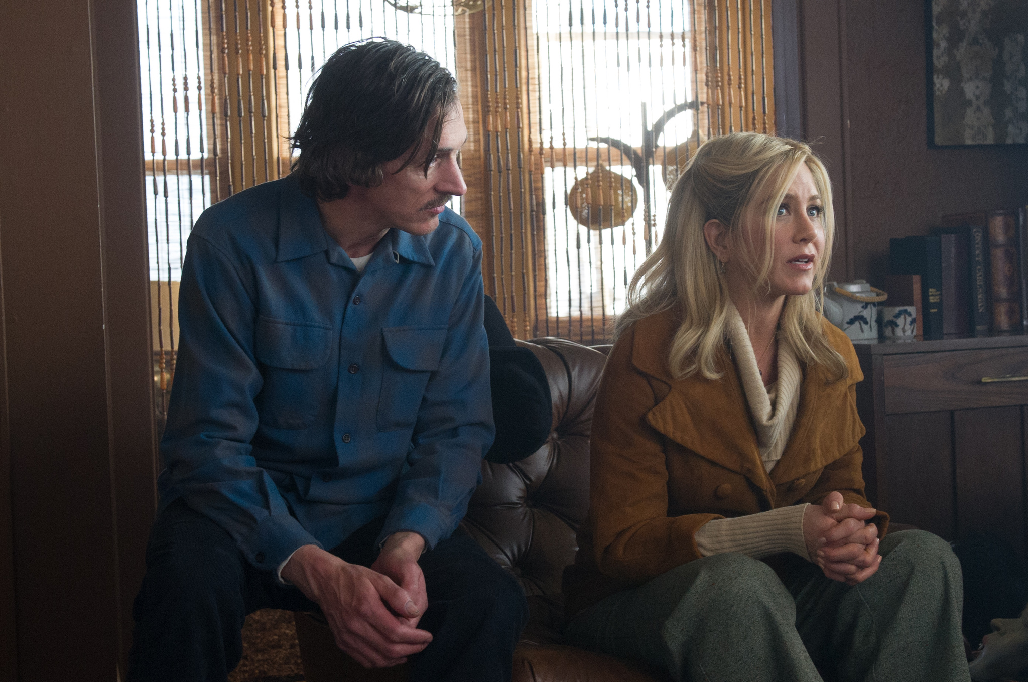 Still of Jennifer Aniston and John Hawkes in Life of Crime (2013)