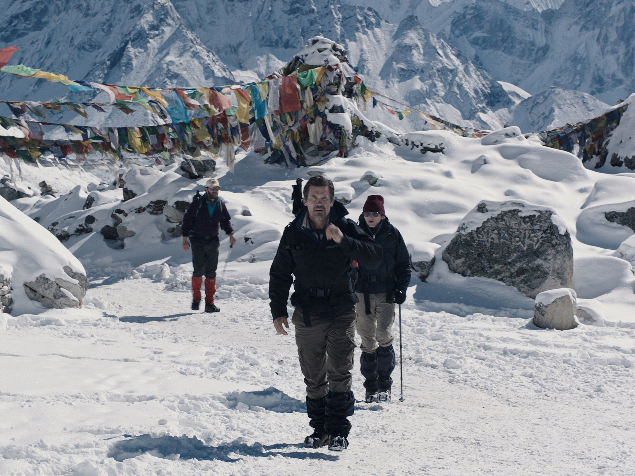 Still of Josh Brolin and John Hawkes in Everestas (2015)