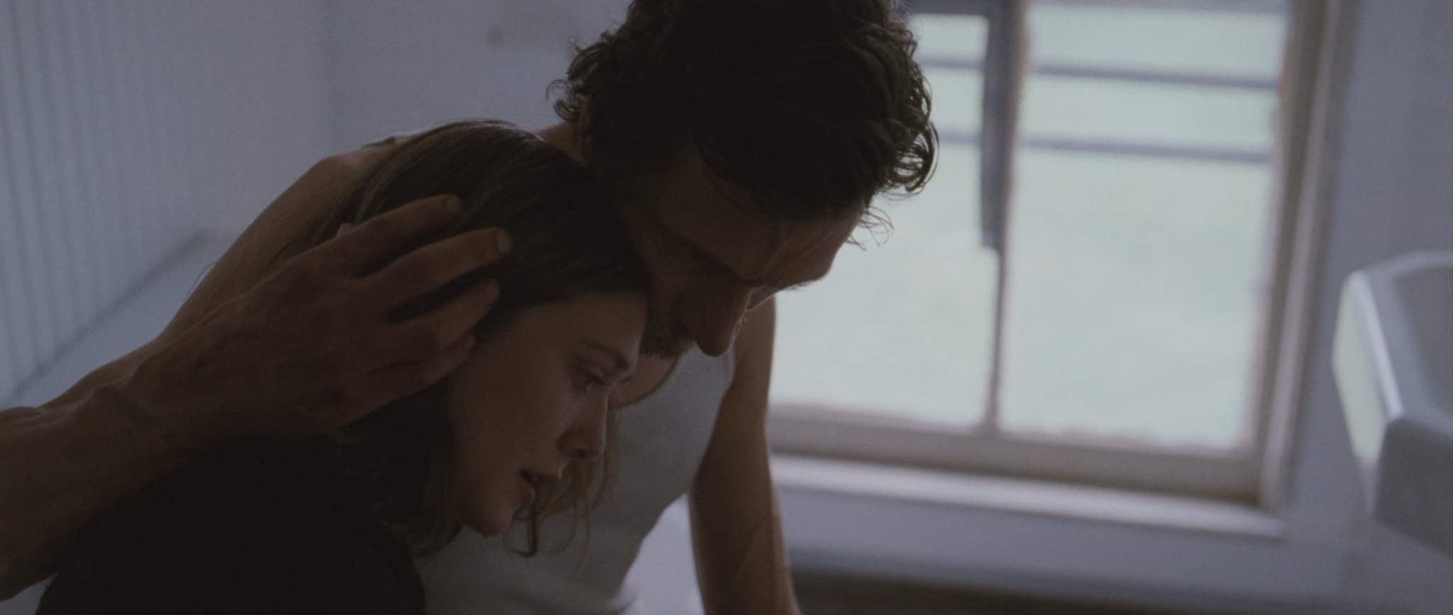 Still of John Hawkes and Elizabeth Olsen in Martha Marcy May Marlene (2011)