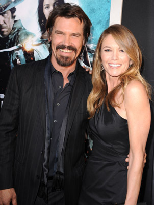 Diane Lane and Josh Brolin at event of Jonah Hex (2010)