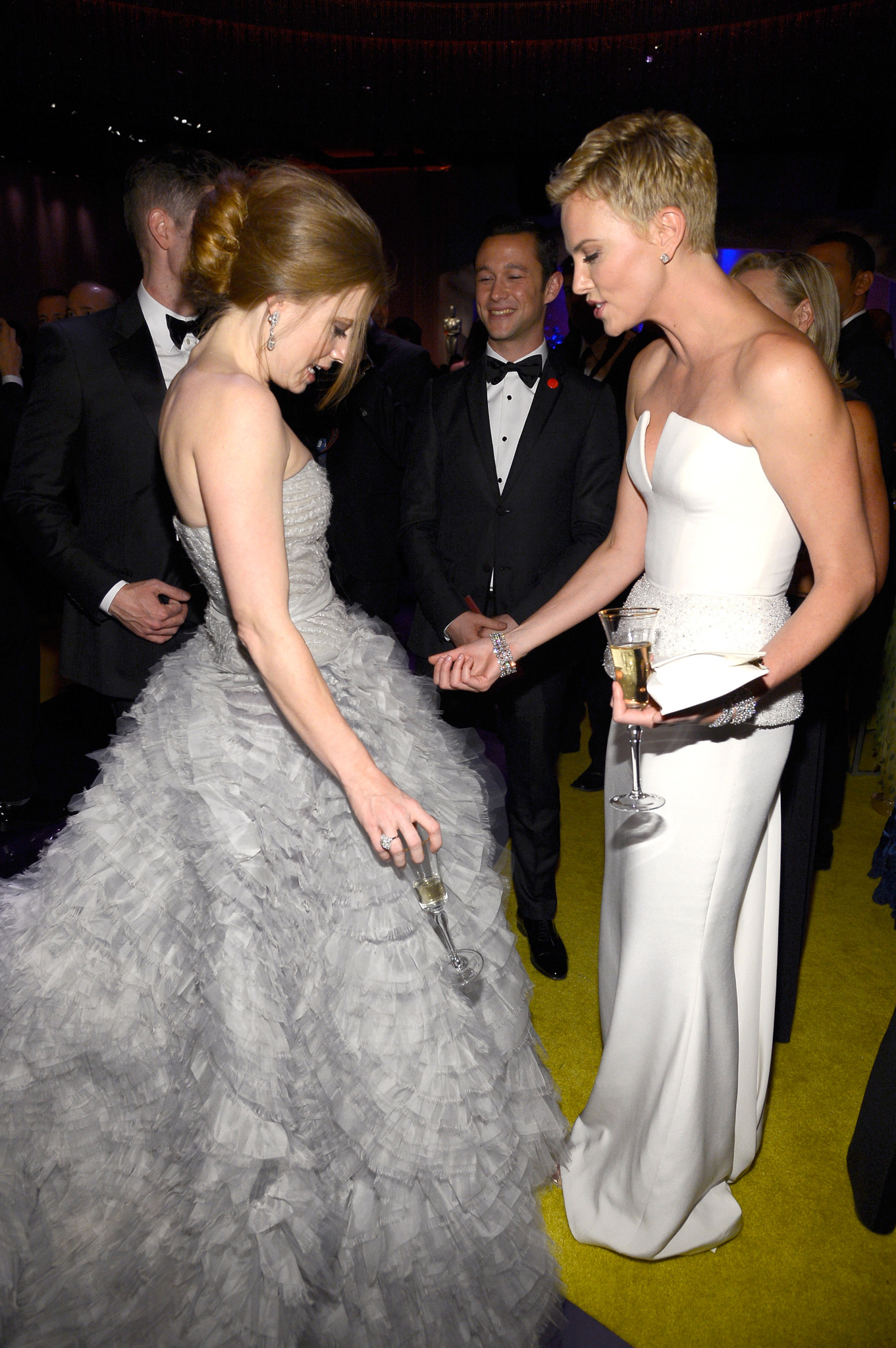 Charlize Theron, Amy Adams and Joseph Gordon-Levitt at event of The Oscars (2013)