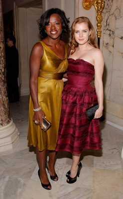 Amy Adams and Viola Davis at event of Doubt (2008)