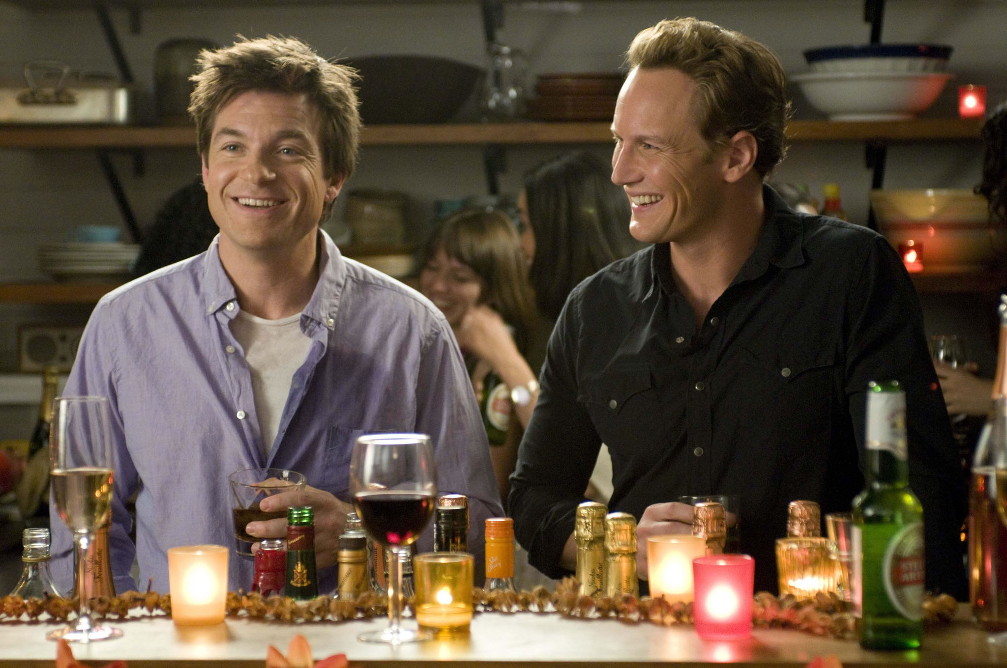 Still of Jason Bateman and Patrick Wilson in Nepageidaujami genai (2010)