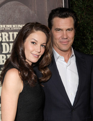 Diane Lane and Josh Brolin at event of Tikras isbandymas (2010)