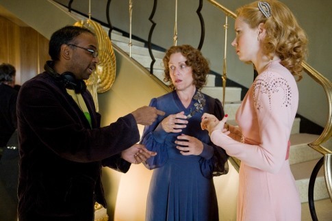 Still of Frances McDormand, Amy Adams and Bharat Nalluri in Miss Pettigrew Lives for a Day (2008)