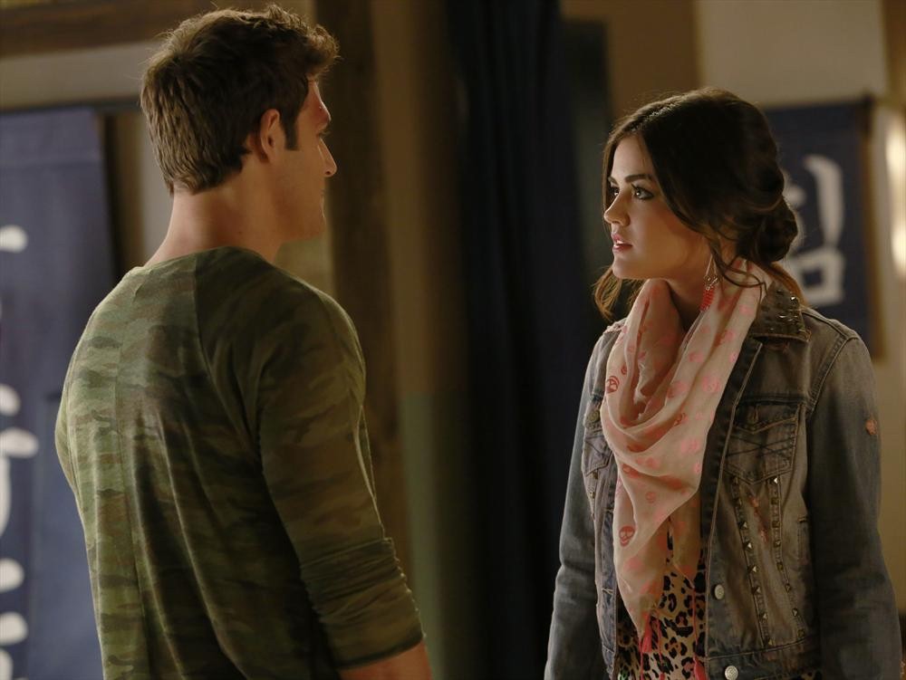 Still of Lucy Hale and Ryan Guzman in Jaunosios melages (2010)