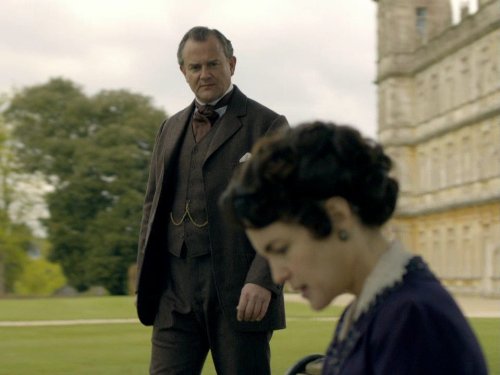 Still of Elizabeth McGovern and Hugh Bonneville in Downton Abbey (2010)