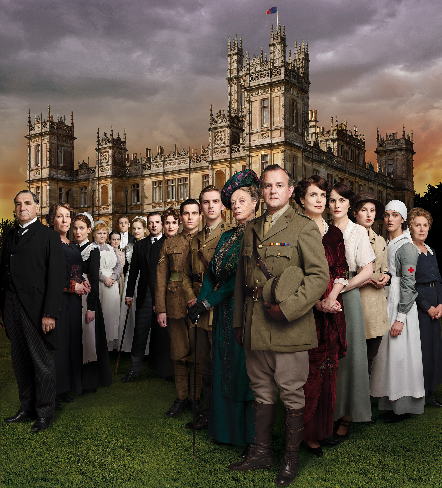 Elizabeth McGovern, Maggie Smith, Hugh Bonneville, Jim Carter, Brendan Coyle, Siobhan Finneran, Joanne Froggatt, Phyllis Logan, Lesley Nicol, Penelope Wilton, Amy Nuttall, Dan Stevens, Rob James-Collier, Michelle Dockery, Thomas Howes, Sophie McShera, Jessica Brown Findlay and Laura Carmichael in Downton Abbey (2010)