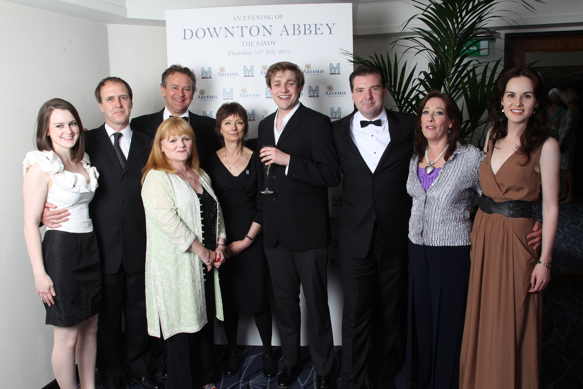 Hugh Bonneville, Brendan Coyle, Kevin Doyle, Phyllis Logan, Lesley Nicol, Michelle Dockery, Thomas Howes and Sophie McShera at event of Downton Abbey (2010)