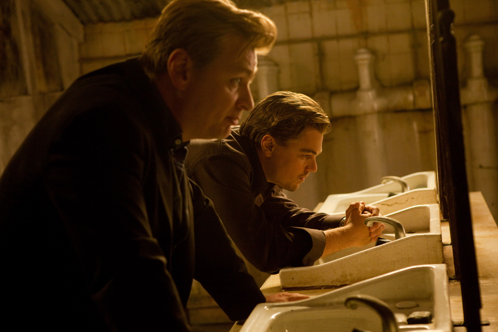 Still of Leonardo DiCaprio and Christopher Nolan in Pradzia (2010)
