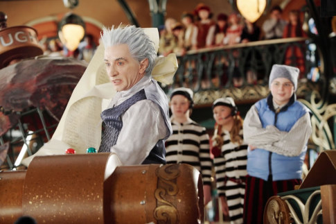 Still of Martin Short and Spencer Breslin in The Santa Clause 3: The Escape Clause (2006)