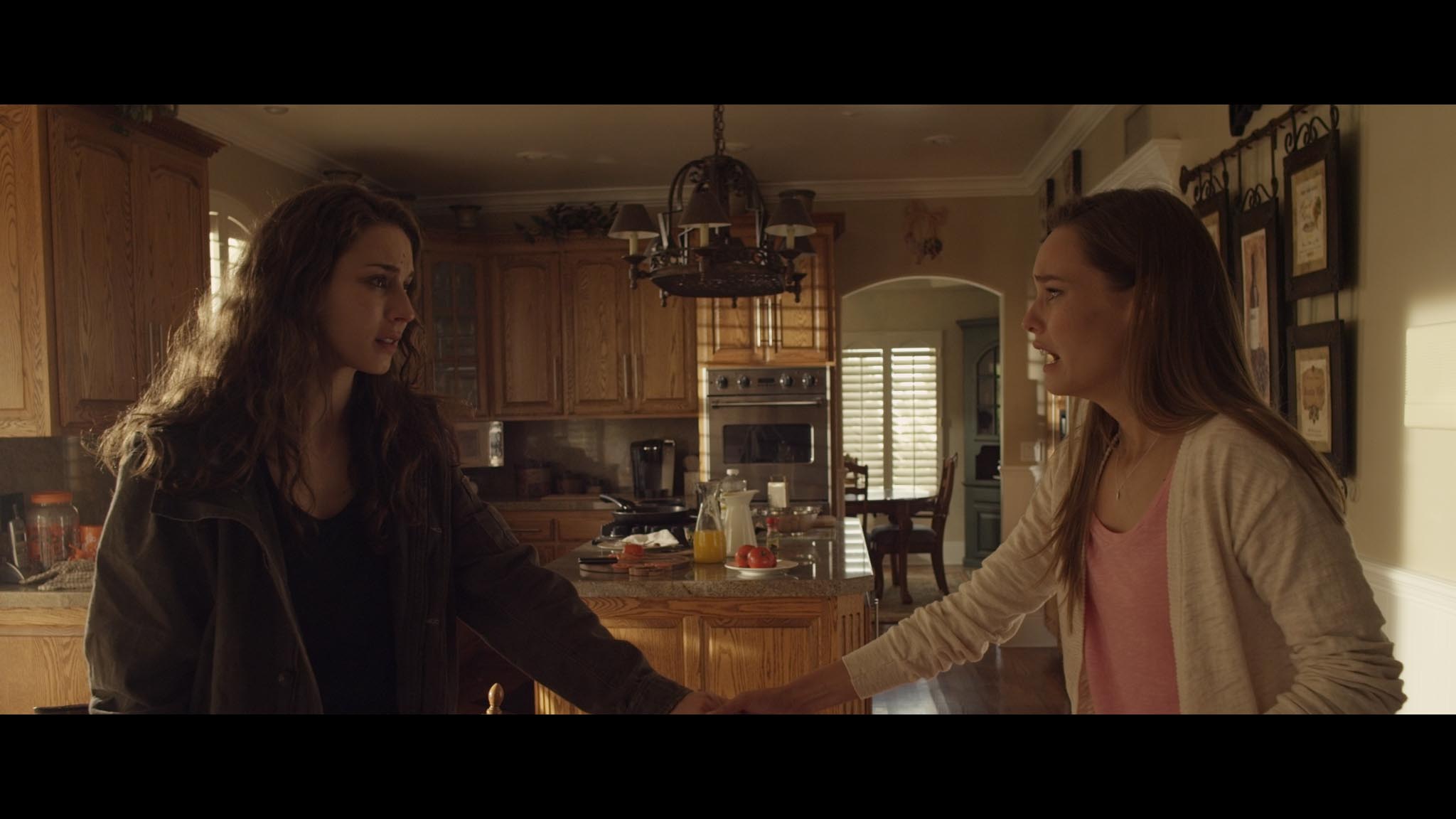 Still of Troian Bellisario and Bailey Noble in Martyrs (2015)