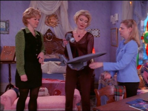 Still of Melissa Joan Hart, Caroline Rhea and Beth Broderick in Sabrina, the Teenage Witch (1996)