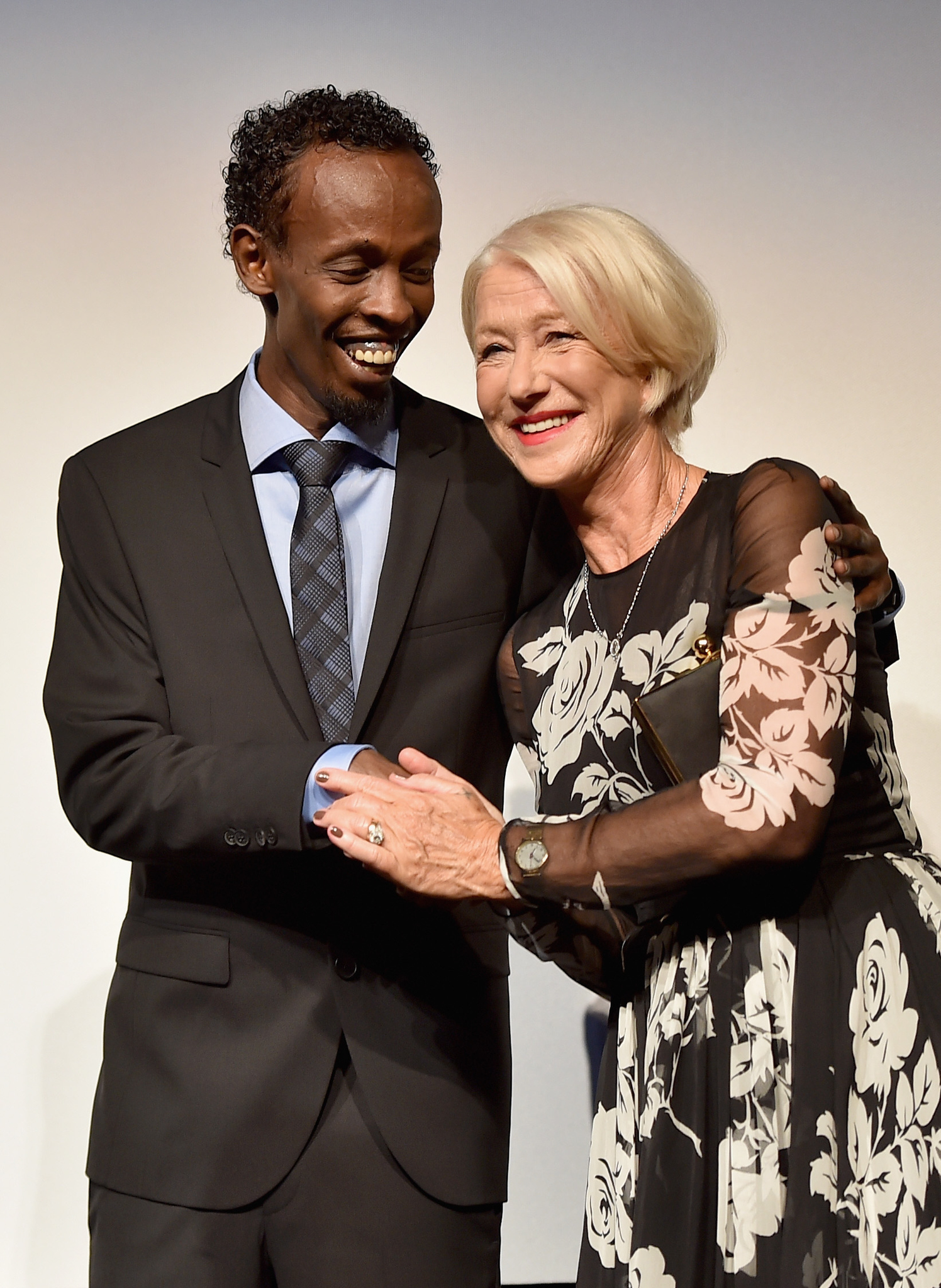 Helen Mirren and Barkhad Abdi at event of Eye in the Sky (2015)
