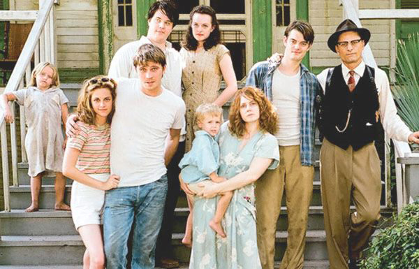 Still of Viggo Mortensen, Elisabeth Moss, Amy Adams, Sam Riley, Kristen Stewart and Garrett Hedlund in Kelyje (2012)