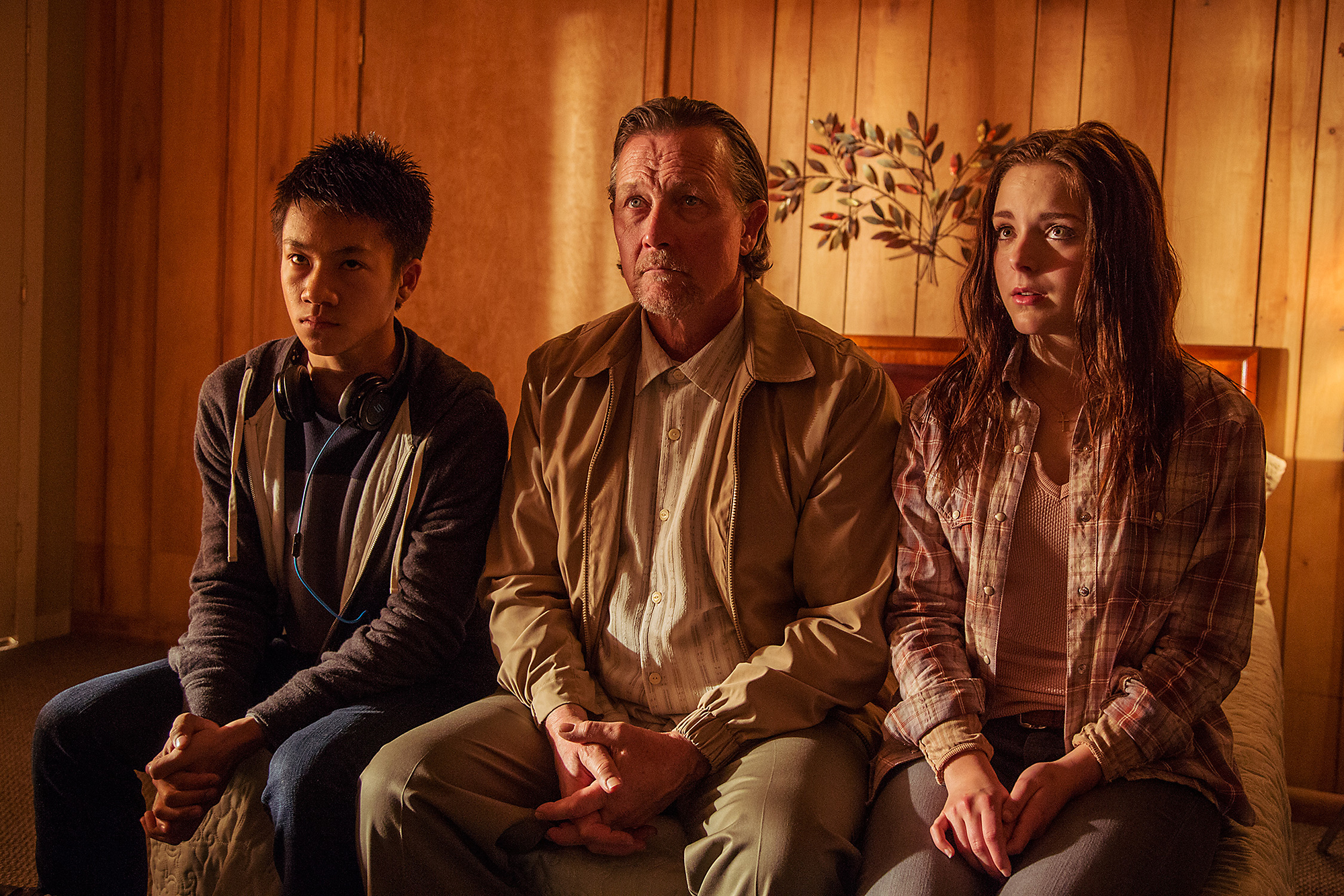 Still of Robert Patrick, Brandon Soo Hoo and Madison Davenport in From Dusk Till Dawn: The Series (2014)