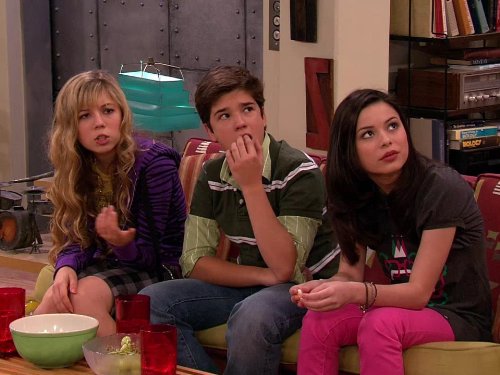 Still of Nathan Kress, Miranda Cosgrove and Jennette McCurdy in iCarly (2007)