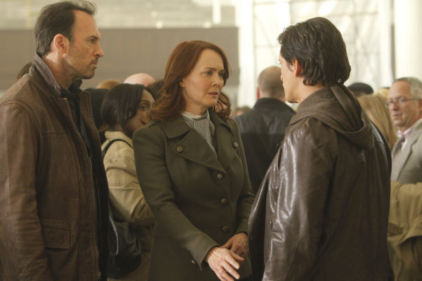 Still of Laura Innes and Scott Patterson in The Event (2010)