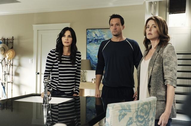 Still of Courteney Cox, Josh Hopkins and Christa Miller in Cougar Town (2009)