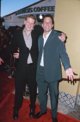 Josh Hopkins and Dash Mihok at event of The Perfect Storm (2000)