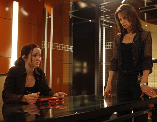 Still of Mary Lynn Rajskub and Annie Wersching in 24 (2001)