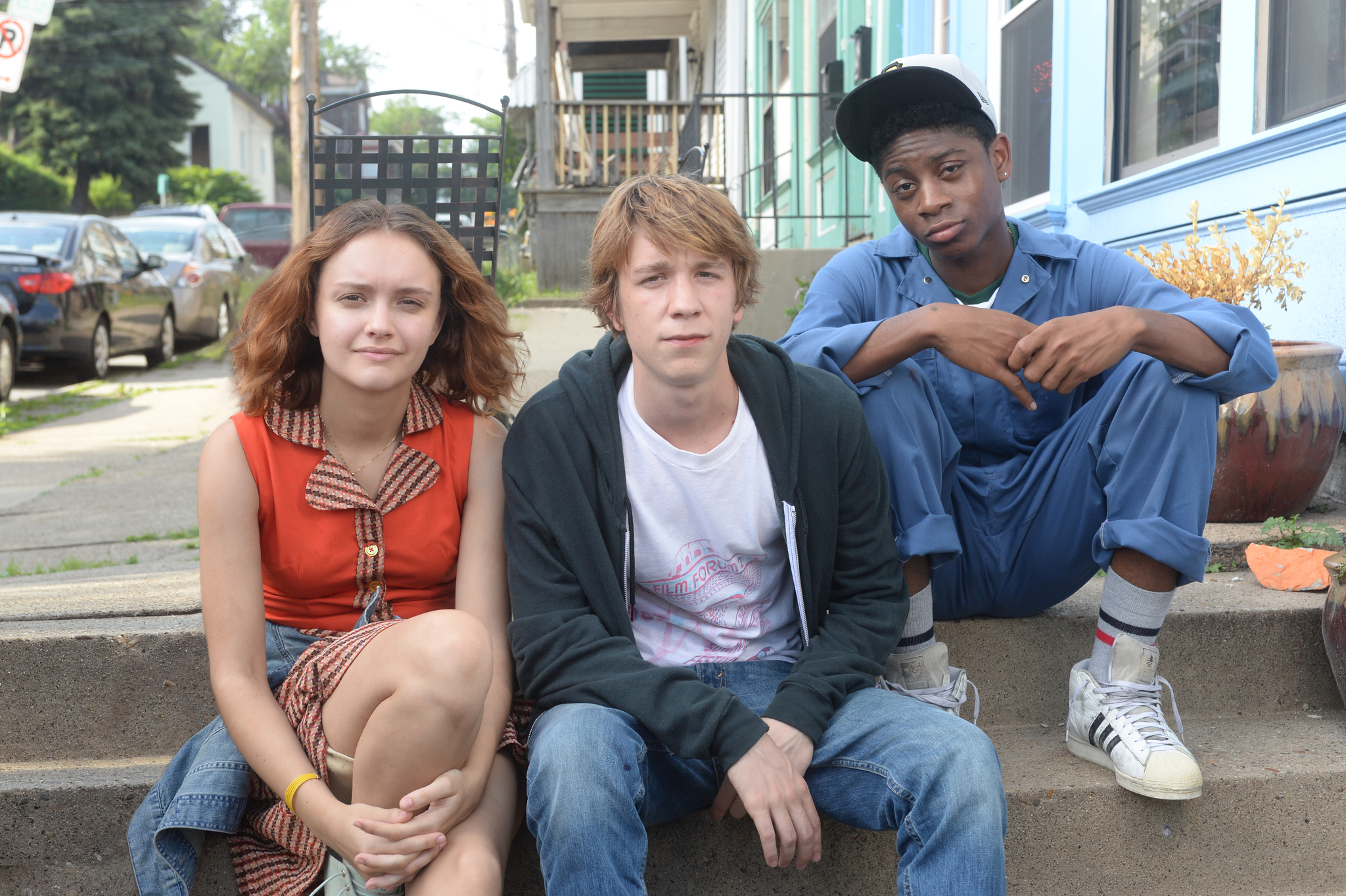 Still of Thomas Mann, Olivia Cooke and RJ Cyler in As ir Erlas, ir mirstancioji (2015)