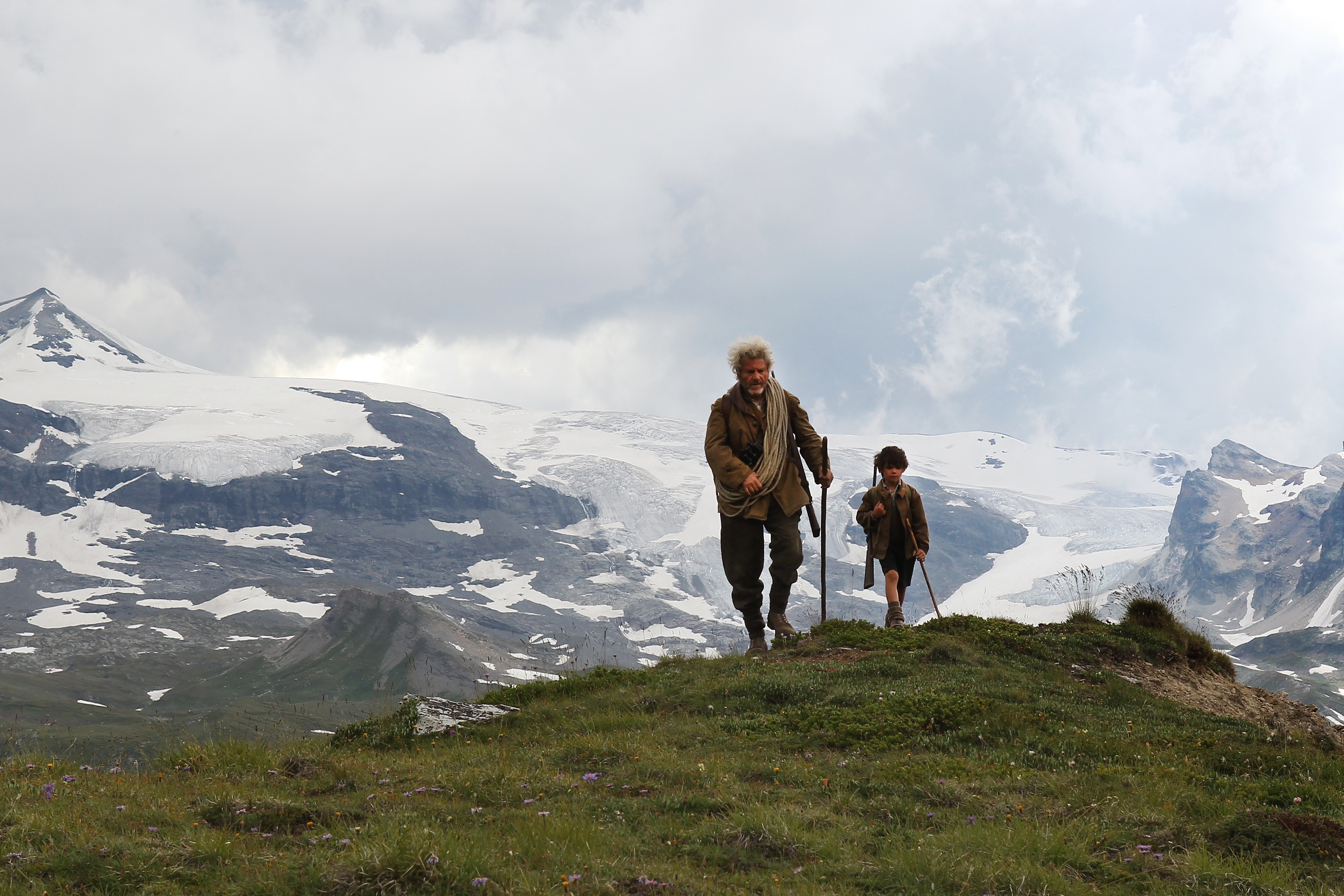 Still of Tchéky Karyo and Félix Bossuet in Grazuole ir Sebastianas (2013)