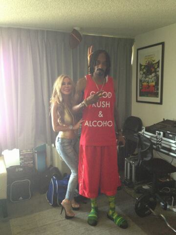 JildyT with Snoop Dogg on set of video for Love, Love, Love