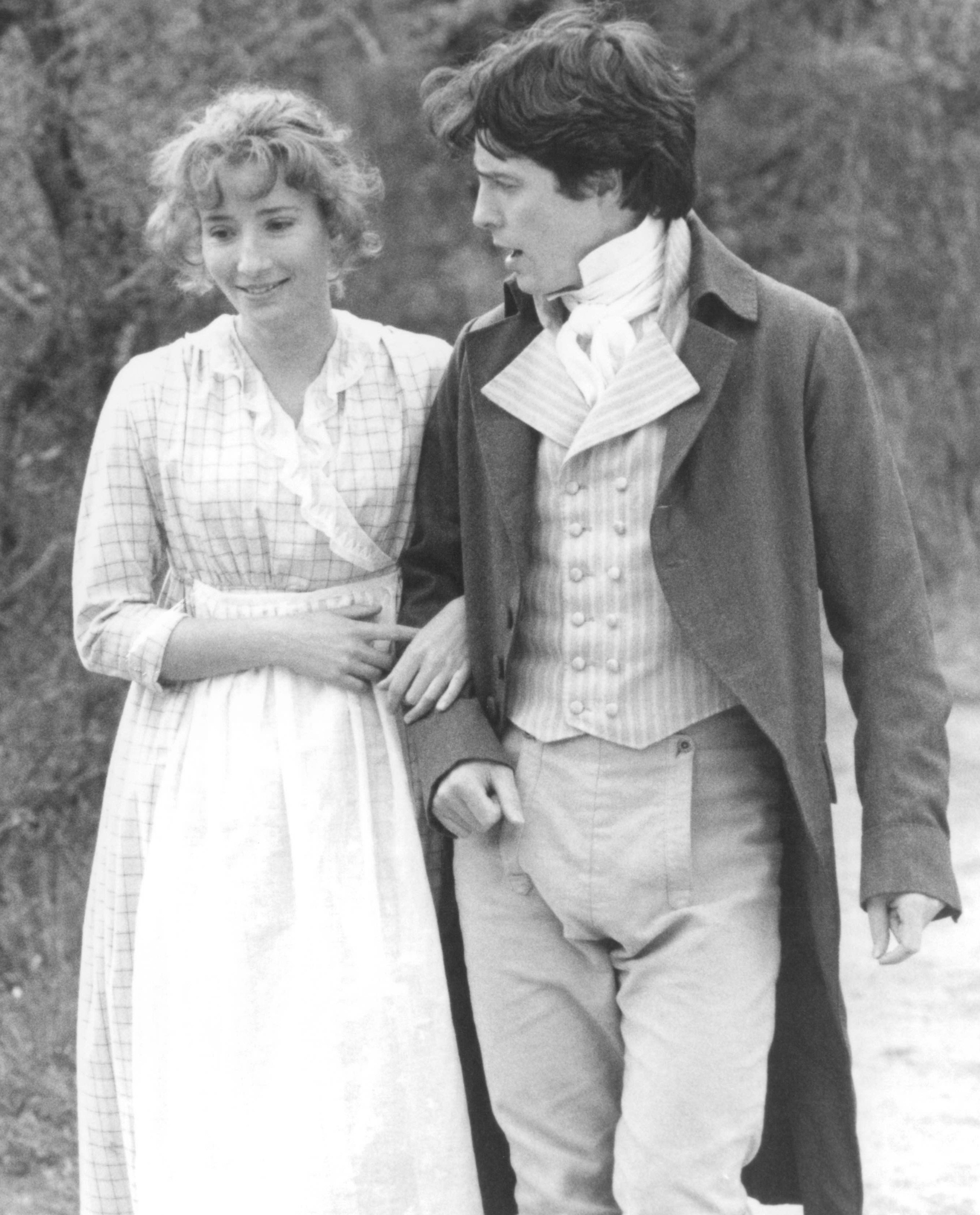 Still of Hugh Grant and Emma Thompson in Sense and Sensibility (1995)