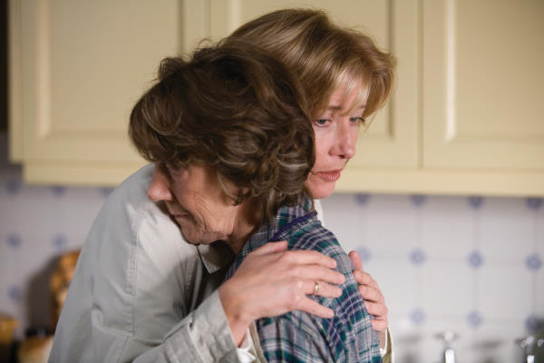 Still of Emma Thompson and Eileen Atkins in Last Chance Harvey (2008)