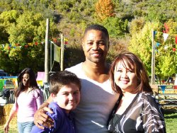 Sean Patrick Flaherty, Sharry Flaherty, and Cuba Gooding Jr. on the set of Daddy Day Camp.